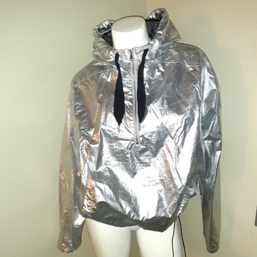 Silver pullover windbreaker